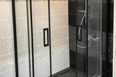 Por que usar adesivos de box de banheiro: alinhe funcionalidade e estética