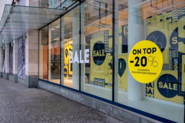 Como os adesivos para vitrine podem aumentar suas vendas